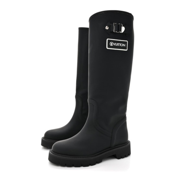 LOUIS VUITTON Rubber Calfskin Territory Flat Boots - Picture 2 of 8